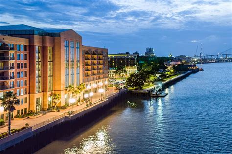 savannah ga hotels riverfront deals.